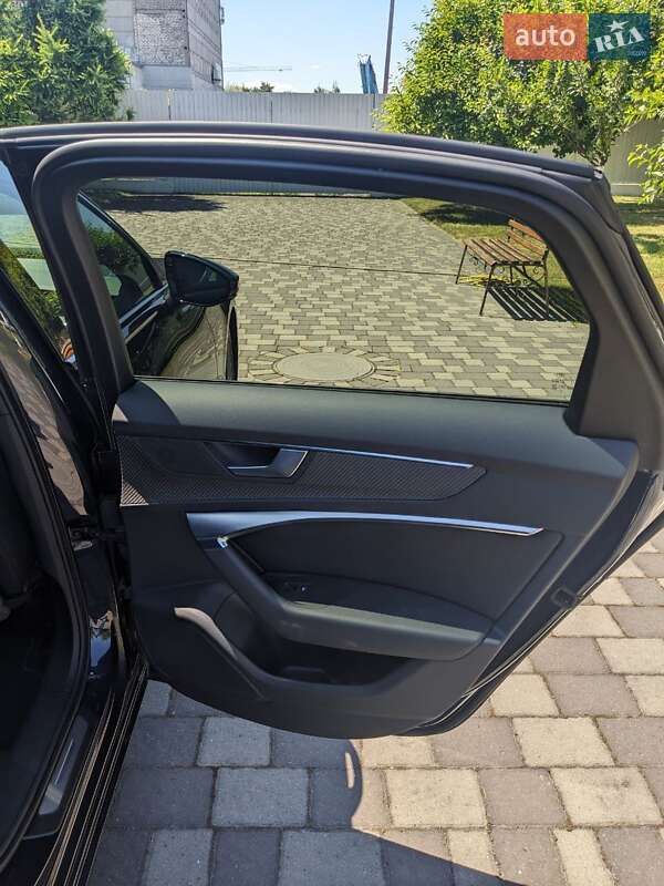 Седан Audi A6 2022 в Львове