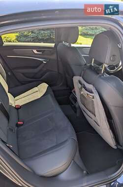 Седан Audi A6 2022 в 