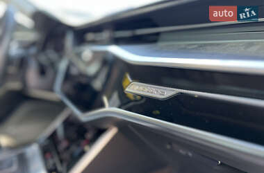 Седан Audi A6 2019 в 