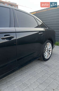 Седан Audi A6 2015 в 