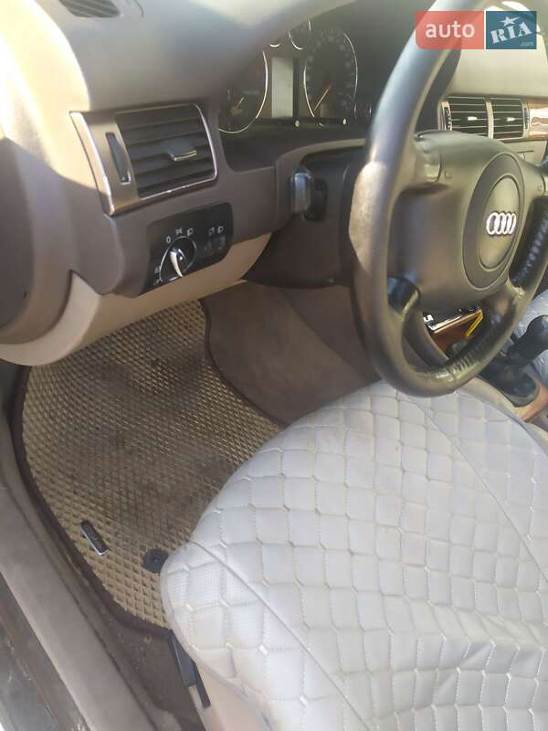 Седан Audi A6 1997 в Жовкве