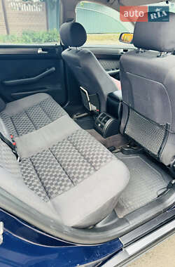 Седан Audi A6 2002 в 