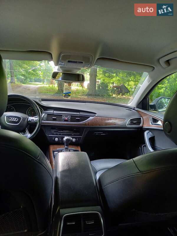 Седан Audi A6 2012 в Дубні