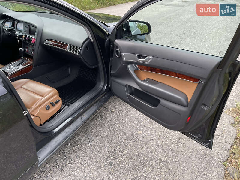 Седан Audi A6 2004 в Городку