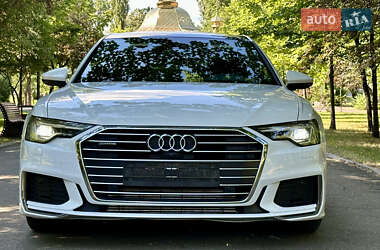 Седан Audi A6 2019 в 