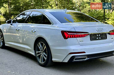 Седан Audi A6 2019 в 