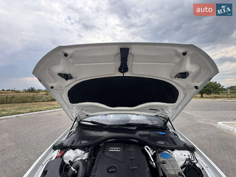 Седан Audi A6 2012 в Покровському