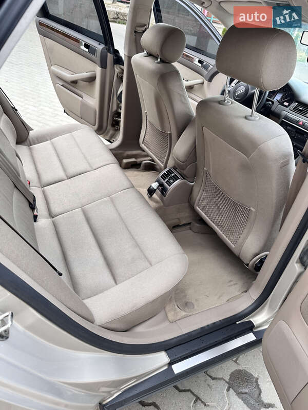 Седан Audi A6 1998 в Тростянці