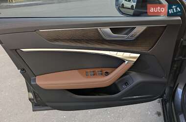 Седан Audi A6 2019 в 