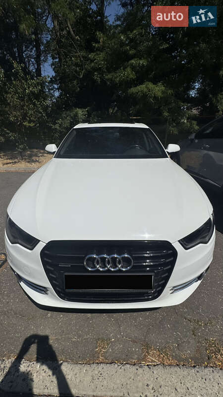 Седан Audi A6 2013 в 
