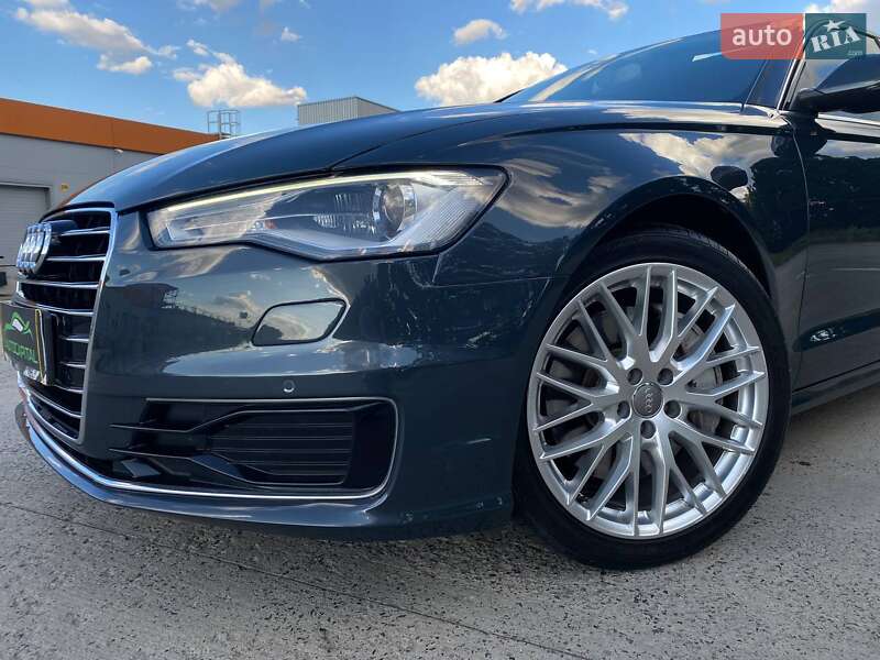Седан Audi A6 2015 в Киеве