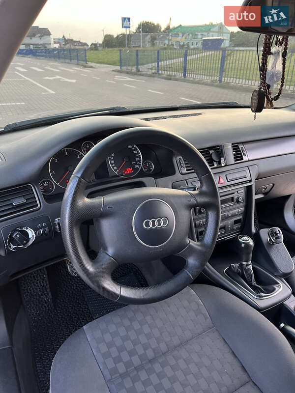 Универсал Audi A6 2004 в Нововолынске