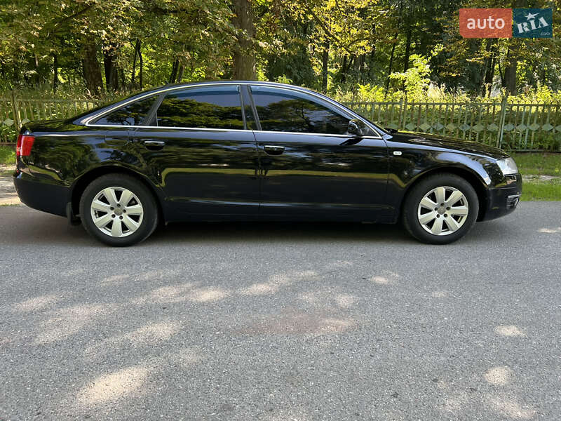 Седан Audi A6 2004 в Новгород-Северском