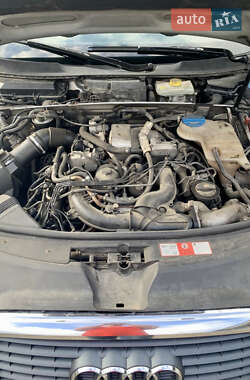 Седан Audi A6 2004 в 