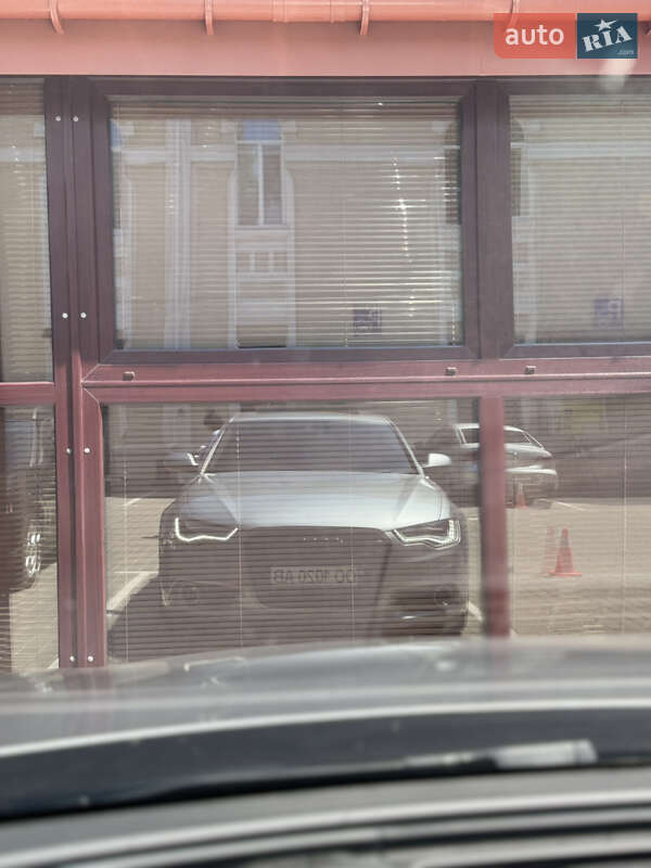 Седан Audi A6 2014 в Измаиле