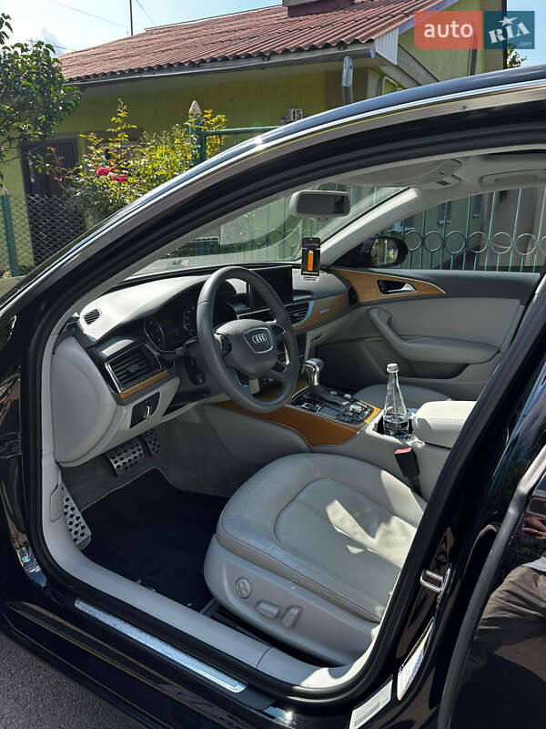 Седан Audi A6 2012 в Нововолинську