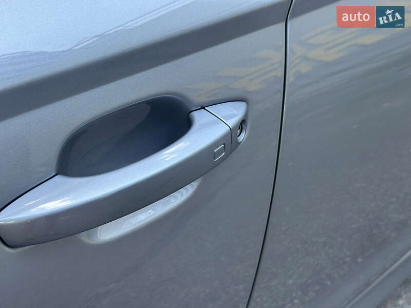 Седан Audi A6 2015 в Киеве