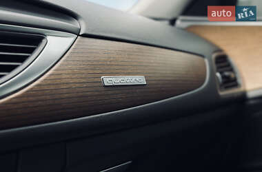 Седан Audi A6 2015 в 