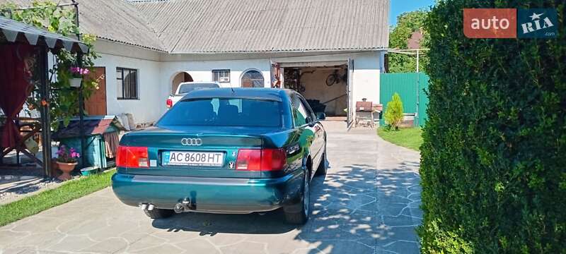 Седан Audi A6 1995 в Горохове