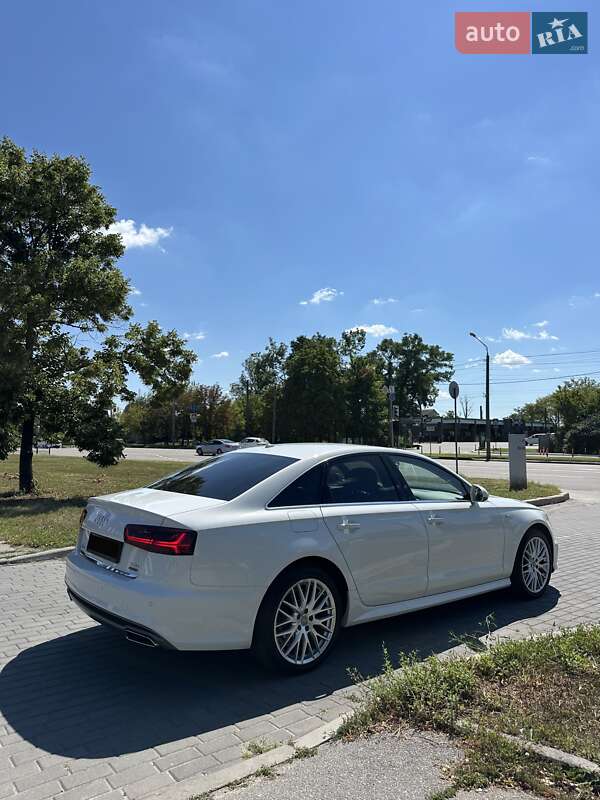 Седан Audi A6 2016 в Киеве