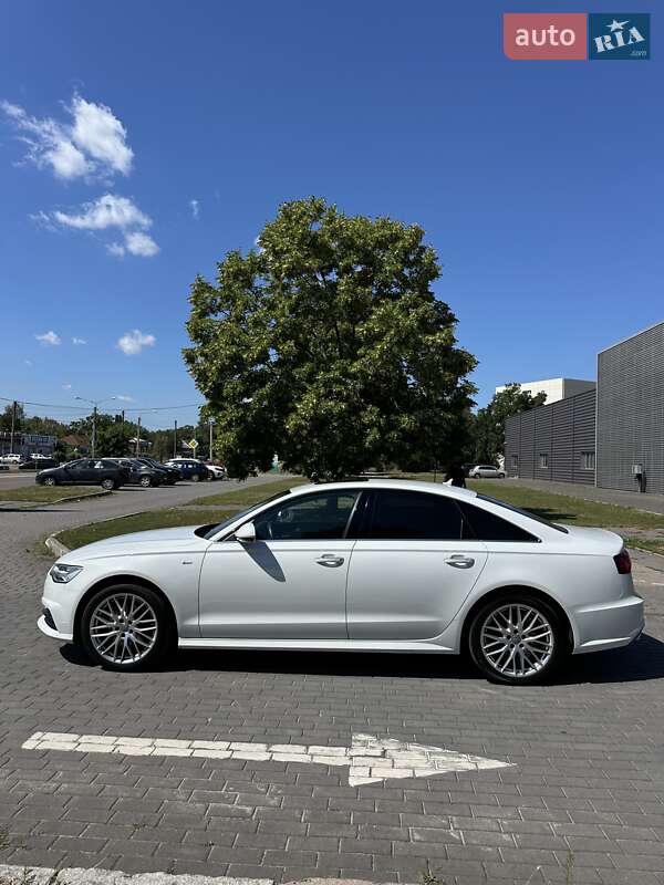 Седан Audi A6 2016 в Киеве