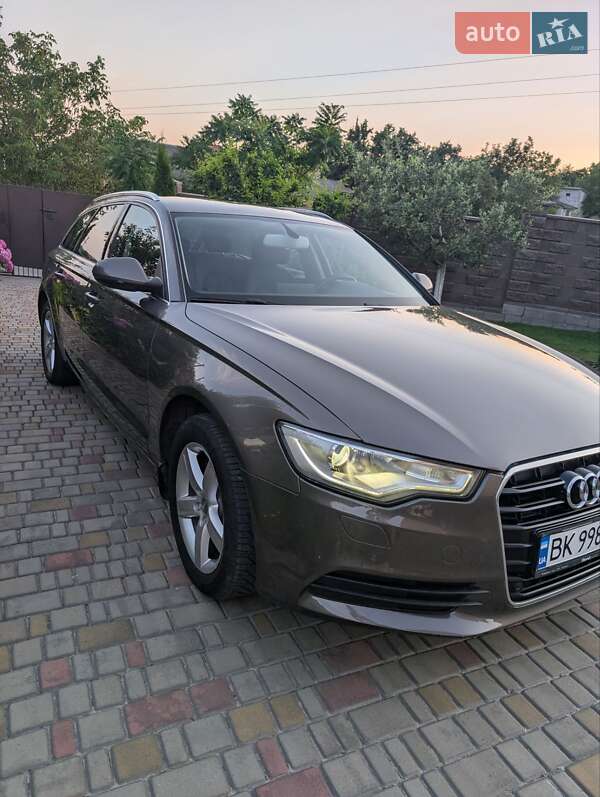 Универсал Audi A6 2011 в 