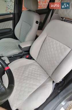 Универсал Audi A6 2001 в 