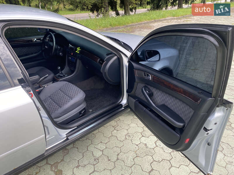 Седан Audi A6 1998 в Дубно