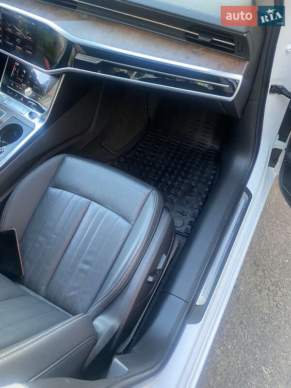 Седан Audi A6 2019 в Львове