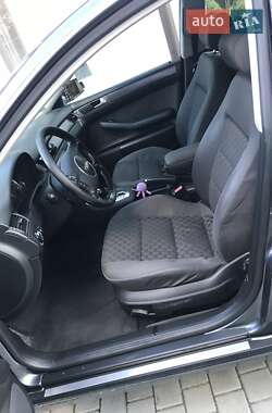 Универсал Audi A6 2004 в 