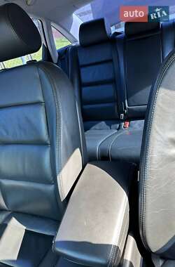 Седан Audi A6 2004 в 