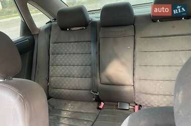 Седан Audi A6 2002 в 