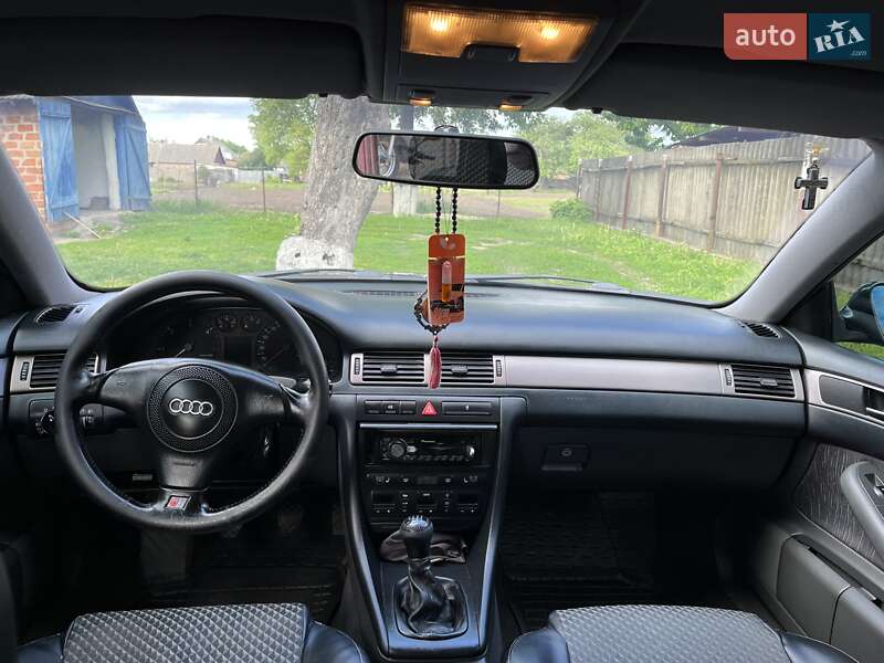 Седан Audi A6 2000 в Заводском