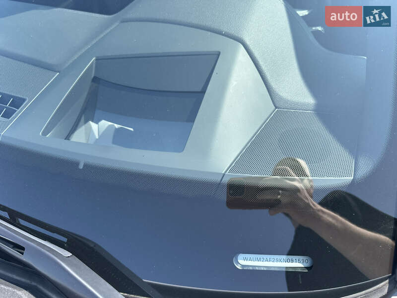 Седан Audi A6 2019 в Ровно