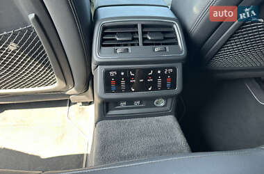 Седан Audi A6 2019 в 
