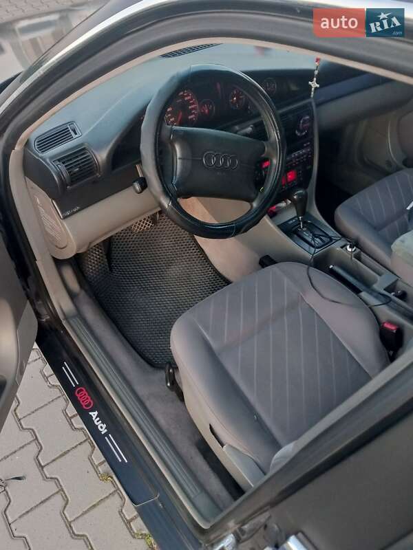 Седан Audi A6 1997 в Львові