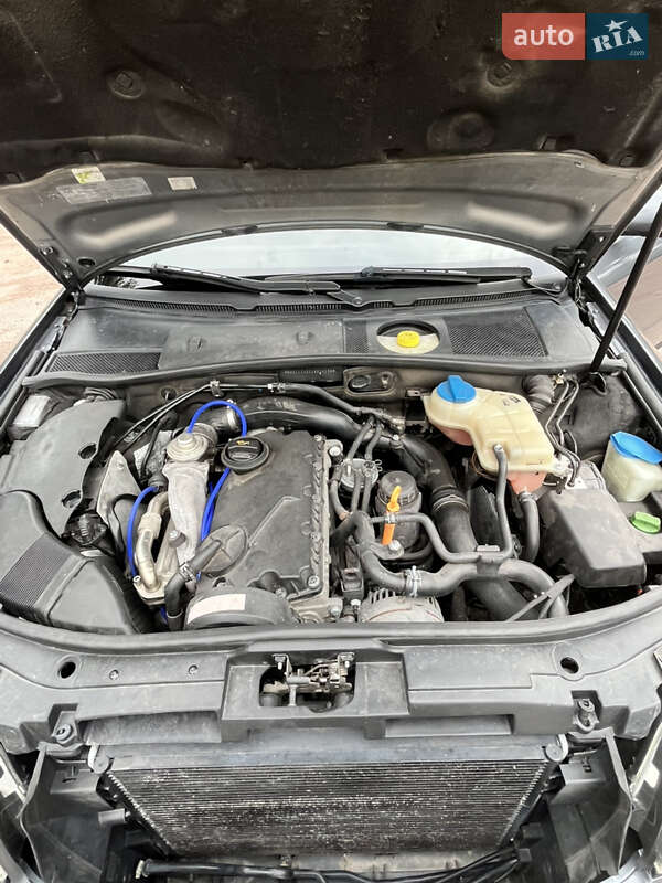 Универсал Audi A6 2003 в Коростене