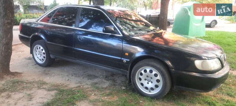 Седан Audi A6 1995 в Киеве
