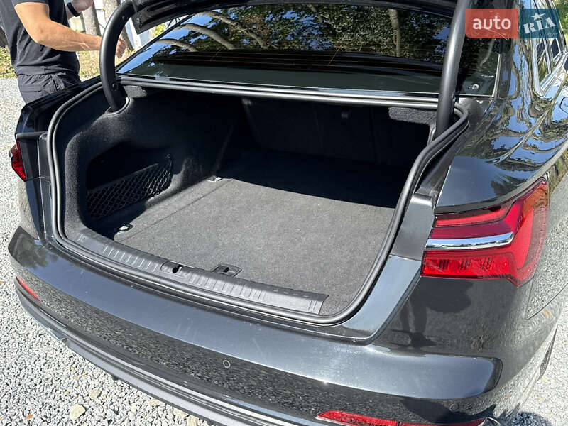 Седан Audi A6 2019 в Стрые
