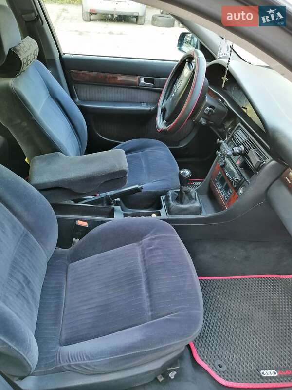 Седан Audi A6 1995 в Львове