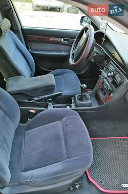 Седан Audi A6 1995 в 