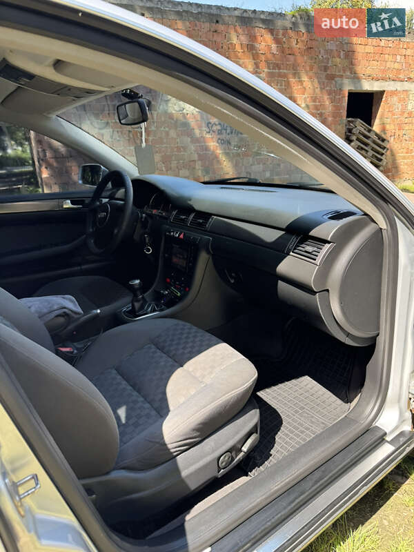 Седан Audi A6 2002 в Хотине