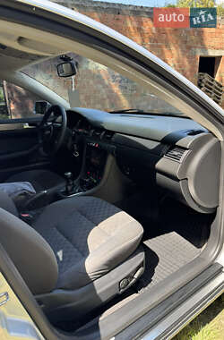 Седан Audi A6 2002 в 