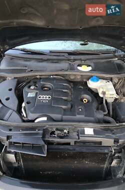 Седан Audi A6 2004 в 