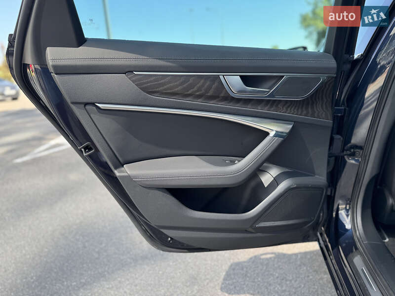 Седан Audi A6 2022 в Киеве
