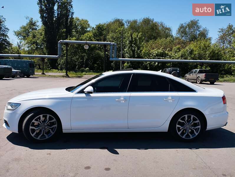 Седан Audi A6 2012 в Першотравенске