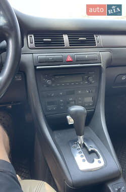 Седан Audi A6 2003 в 
