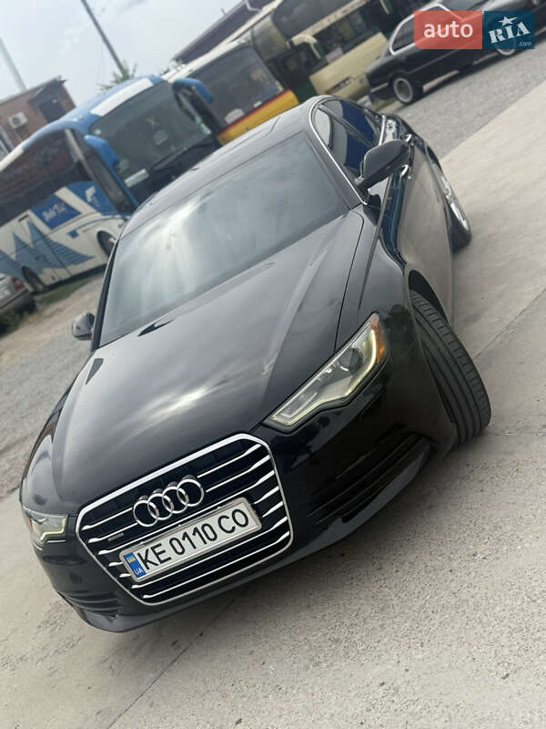 Седан Audi A6 2013 в 