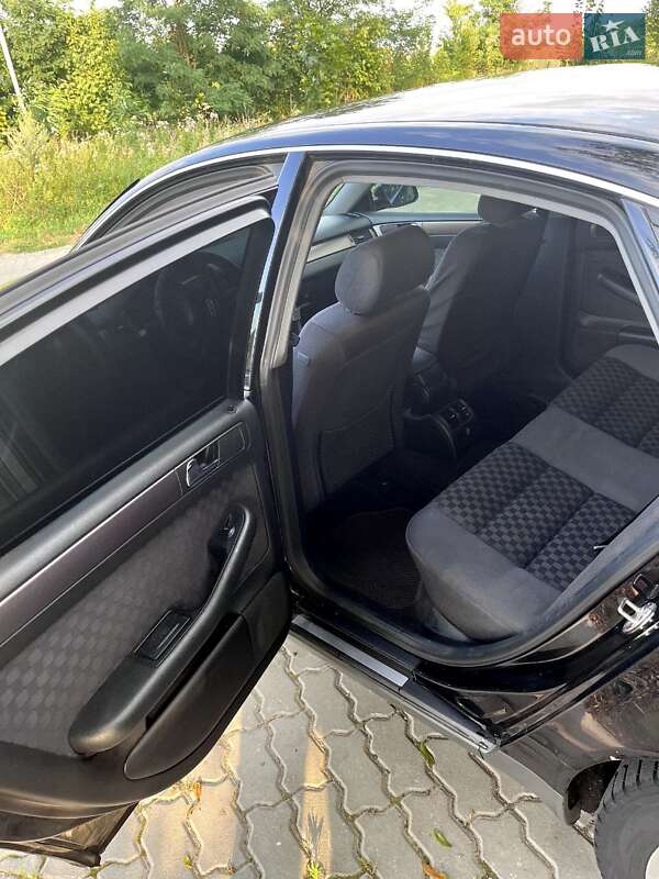 Седан Audi A6 2001 в Стрые