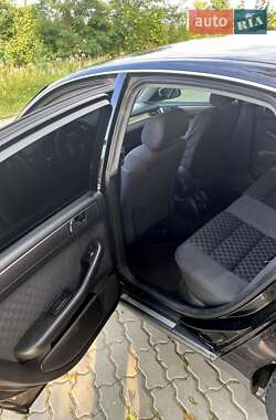 Седан Audi A6 2001 в 